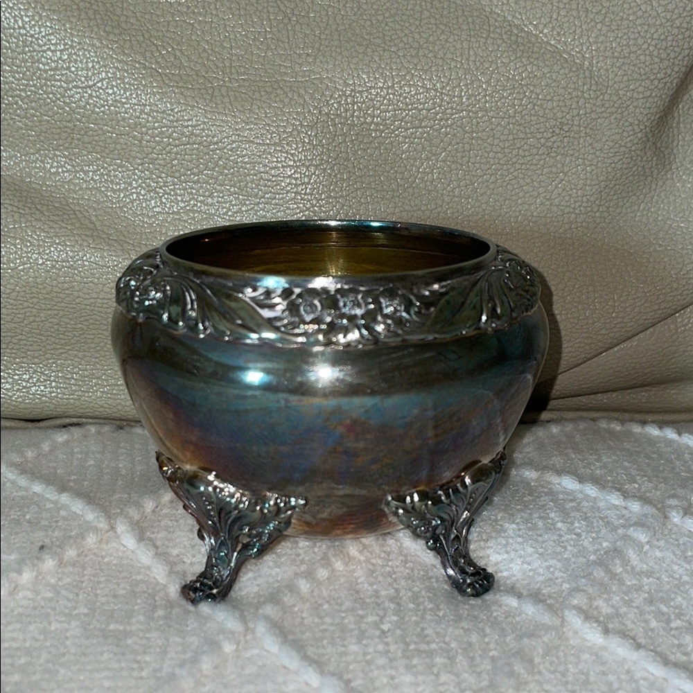 Vintage 1930’s Heritage 1847 Rogers Bros.  #9405. Salt Cellar.